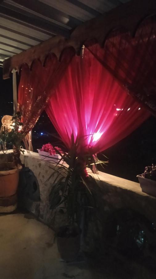 Gjirokastër Karafil Guesthouse מראה חיצוני תמונה