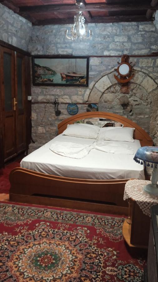 Gjirokastër Karafil Guesthouse מראה חיצוני תמונה