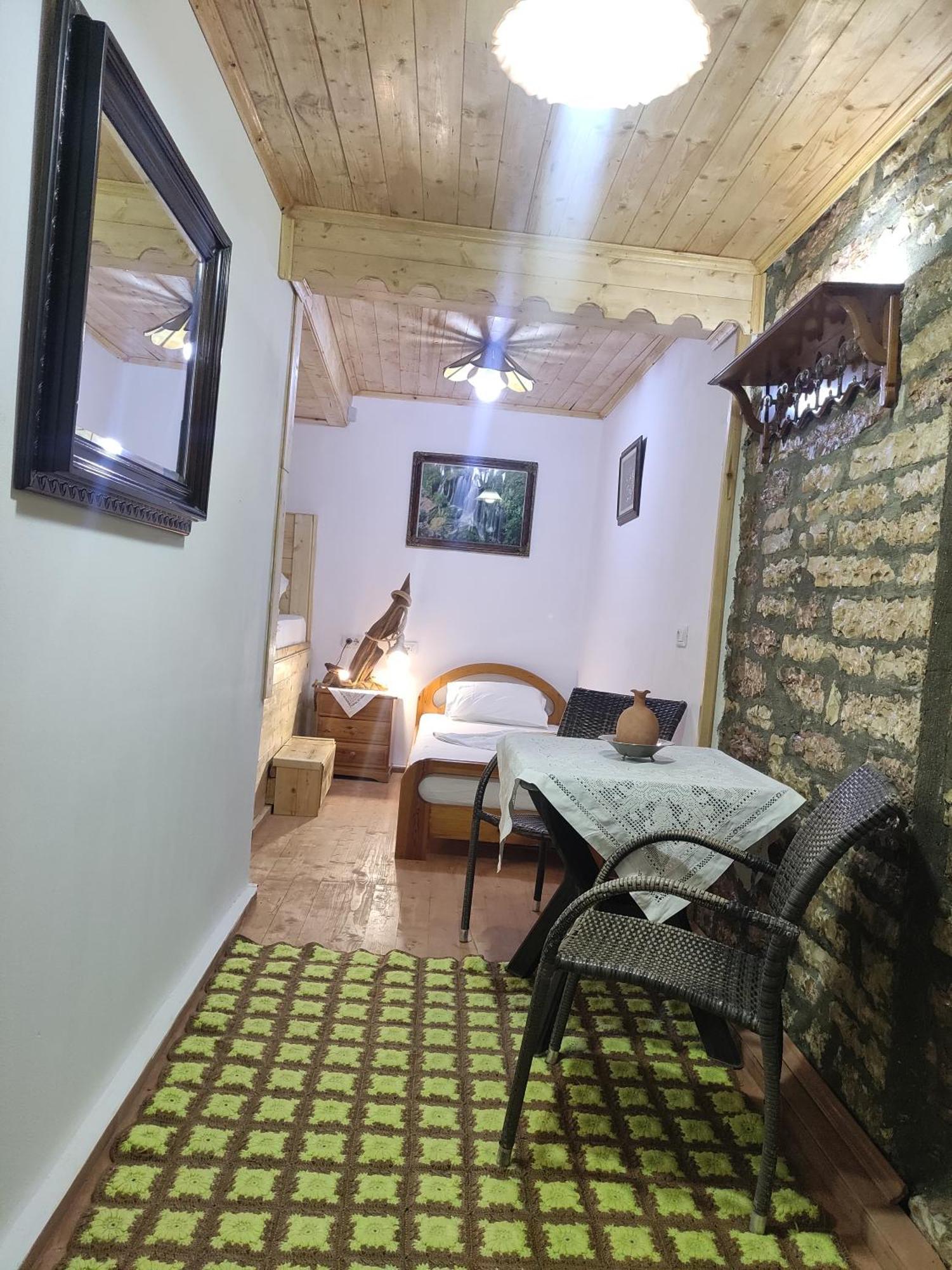 Gjirokastër Karafil Guesthouse מראה חיצוני תמונה