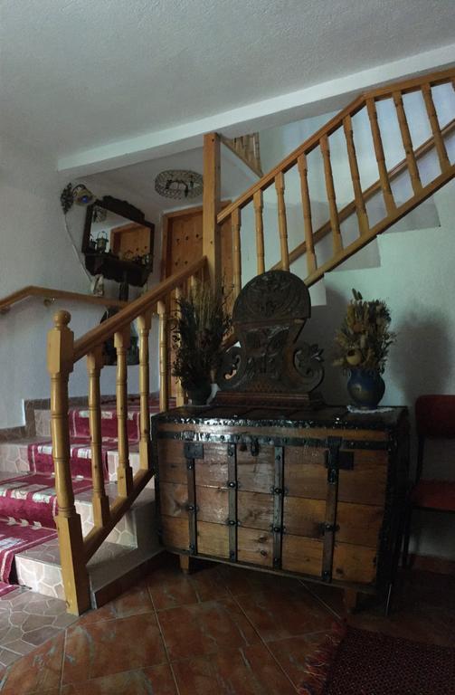 Gjirokastër Karafil Guesthouse מראה חיצוני תמונה