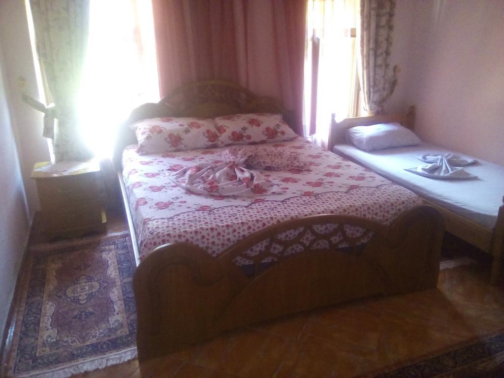 Gjirokastër Karafil Guesthouse מראה חיצוני תמונה